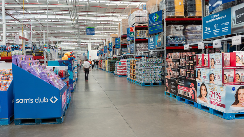 An aisle at a Sam's Club