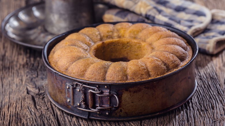 Colonial style bundt cake